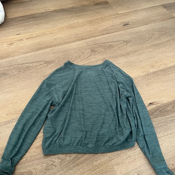 Old navy athletic bundle - Picture 12 of 14